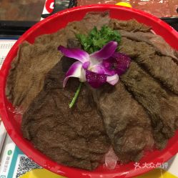 第9廠串串香火鍋觀音橋總店 精品水牛毛肚口感與用戶評價全解析